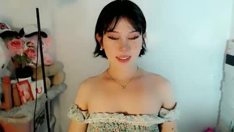 PrettyElla online show from December 1, 2025, 5:18 pm