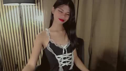 Vivian online show from November 25, 2025, 12:54 am