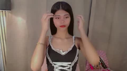 Vivian online show from April 13, 2026, 10:15 pm