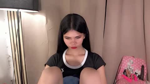 Snapshot of yourfavoratevivian chatting on April 27, 2026, 11:58 pm Vivian online show from April 27, 2026, 11:58 pm