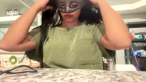 yourfavoritex3 online show from October 13, 2025, 9:42 am