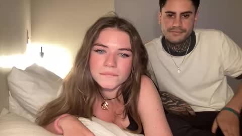 yourgirlaurora online show from May 13, 2026, 2:09 am
