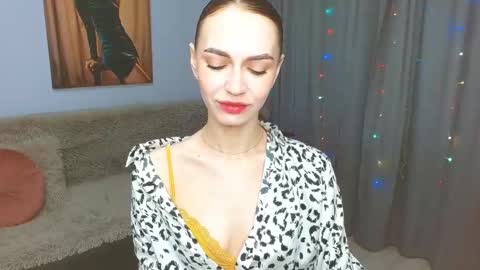 Snapshot of yourladysunshine chatting on January 12, 2025, 8:04 am Ksyusha online show from January 12, 2025, 8:04 am