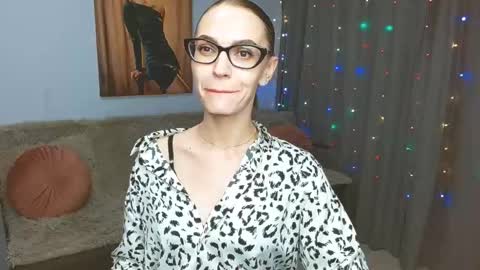 Snapshot of yourladysunshine chatting on January 14, 2025, 5:34 pm Ksyusha online show from January 14, 2025, 5:34 pm
