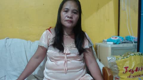 Snapshot of yourlove_regine chatting on January 13, 2025, 7:42 pm Regine online show from January 13, 2025, 7:42 pm