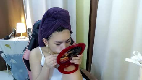 your lovely Dina online show from September 17, 2025, 2:02 am