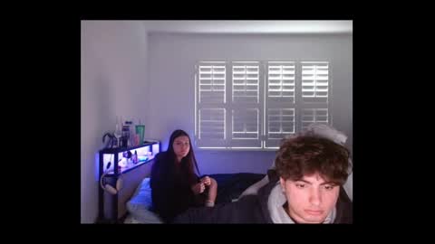 yourmila1 online show from February 17, 2026, 11:33 pm