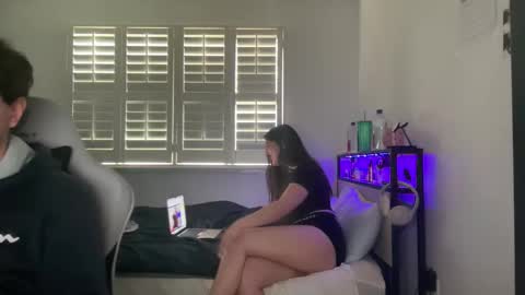 yourmila1 online show from February 25, 2026, 9:46 pm