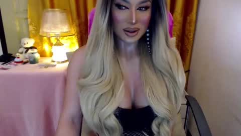 Adriana Maxwell online show from June 8, 2026, 3:34 pm