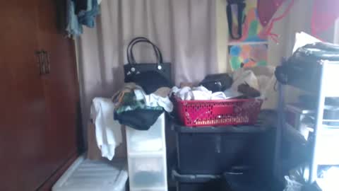 Iring online show from November 18, 2025, 1:33 am