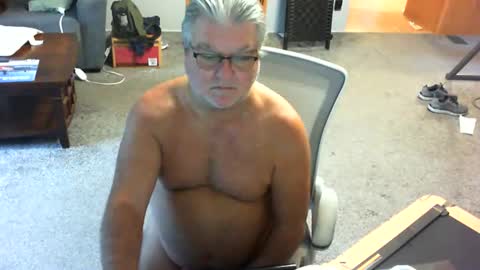 Snapshot of yourpoppi55 chatting on August 9, 2026, 12:43 pm yourpoppi55 online show from August 9, 2026, 12:43 pm