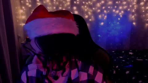 Snapshot of yourscosmic chatting on December 31, 2024, 3:12 am Yours Cosmic online show from December 31, 2024, 3:12 am