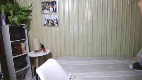 yoursubmissive_larah online show from April 13, 2026, 9:15 am