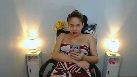 YourDreamgirl  online show from February 5, 2025, 7:07 am