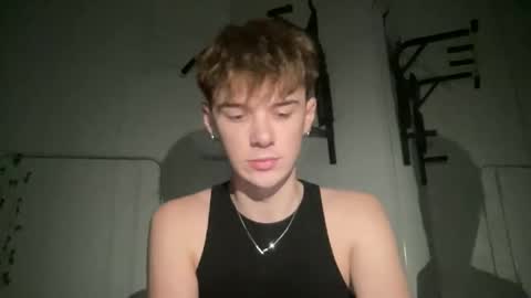 yoursweetyguy online show from December 18, 2025, 2:23 pm