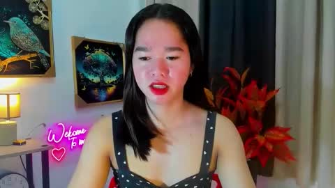 yourtinybunny online show from November 12, 2025, 10:48 am