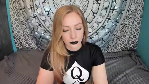 YourVenus00 -Follow my OF online show from June 5, 2026, 8:42 am