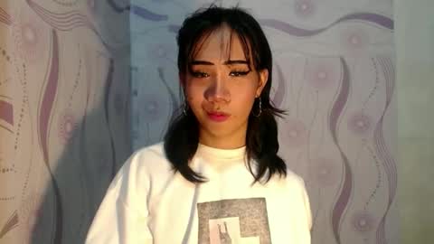 yourwife_material99 online show from April 27, 2026, 11:08 am