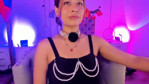 Snapshot of yourwishisme_val chatting on June 25, 2026, 7:51 pm Val online show from June 25, 2026, 7:51 pm