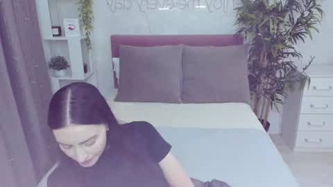 Helen online show from November 16, 2025, 6:57 pm