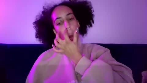 elizabeth  ju   online show from December 11, 2024, 1:05 am