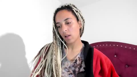 elizabeth  ju   online show from January 31, 2025, 2:26 am