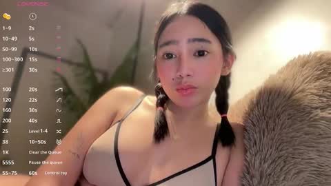 YowgineTheGreat online show from October 24, 2025, 10:33 am