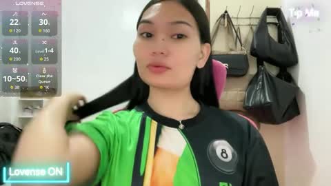 yrdrmgrl_jennie26 online show from April 2, 2026, 6:27 pm