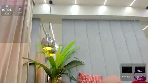 Crazy P online show from November 27, 2025, 7:10 am