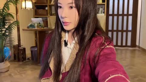 lili online show from November 22, 2025, 1:21 pm