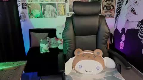    rawr   Anne Independent model      online show from September 22, 2025, 8:33 pm