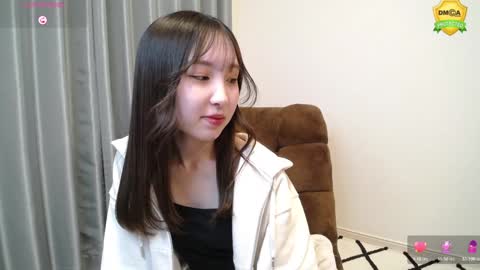 yui_x online show from January 11, 2025, 11:45 am