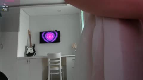 Snapshot of yuki_mii chatting on September 19, 2025, 12:34 am Yuki online show from September 19, 2025, 12:34 am