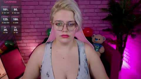 Yuki online show from November 26, 2025, 10:49 am