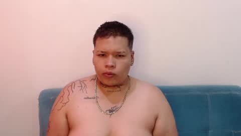 Snapshot of yulandval chatting on October 5, 2025, 10:07 pm yul and val couple online show from October 5, 2025, 10:07 pm