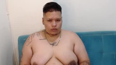 Snapshot of yulandval chatting on October 20, 2025, 11:27 pm yul and val couple online show from October 20, 2025, 11:27 pm