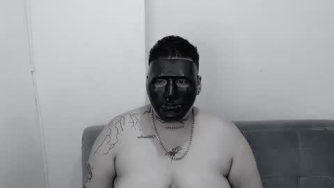 Snapshot of yulandval chatting on October 30, 2025, 11:05 pm yul and val couple online show from October 30, 2025, 11:05 pm