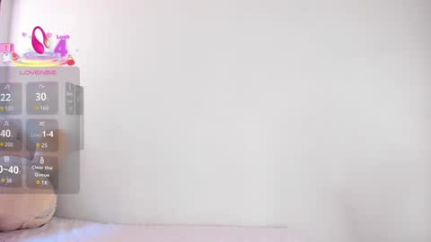 Yuliet online show from September 22, 2025, 3:47 pm