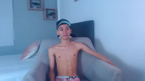 Snapshot of yulian_vasquez chatting on February 25, 2025, 12:13 pm yulian_vasquez online show from February 25, 2025, 12:13 pm