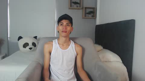 Snapshot of yulian_vasquez chatting on March 8, 2025, 12:09 pm yulian_vasquez online show from March 8, 2025, 12:09 pm