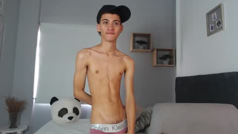 Snapshot of yulian_vasquez chatting on March 8, 2025, 3:13 pm yulian_vasquez online show from March 8, 2025, 3:13 pm