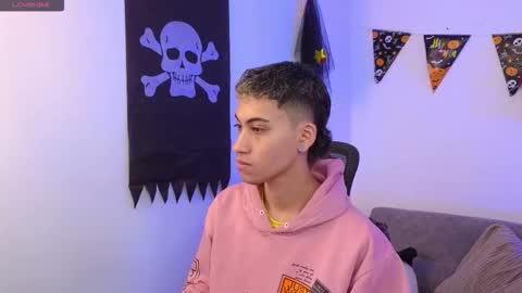 Snapshot of yulian_vasquez chatting on October 17, 2025, 12:19 pm yulian_vasquez online show from October 17, 2025, 12:19 pm