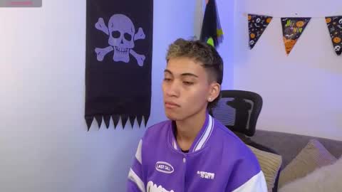 yulian_vasquez online show from October 20, 2025, 12:16 pm