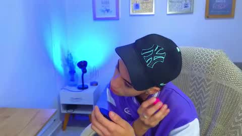 yulian_vasquez online show from December 2, 2025, 12:21 pm