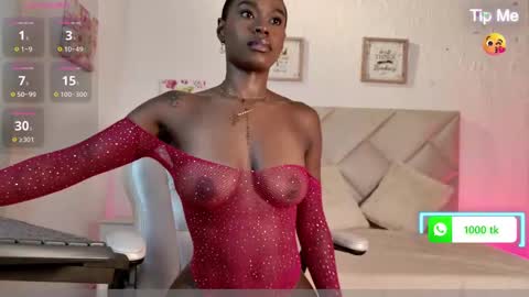 Yuliana online show from October 4, 2025, 6:39 pm