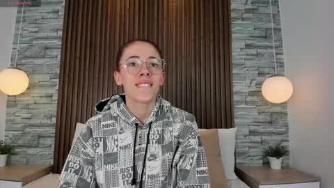 yulievans online show from October 12, 2025, 1:10 pm