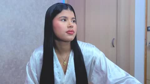 yulissa_girls online show from April 19, 2026, 1:32 pm