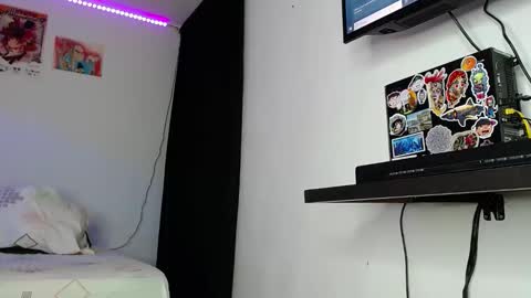 July Lovely online show from February 5, 2026, 3:33 am