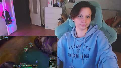 Snapshot of yum_neko_chan chatting on February 8, 2025, 8:10 pm Kris online show from February 8, 2025, 8:10 pm