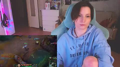 Snapshot of yum_neko_chan chatting on February 11, 2025, 10:18 pm Kris online show from February 11, 2025, 10:18 pm